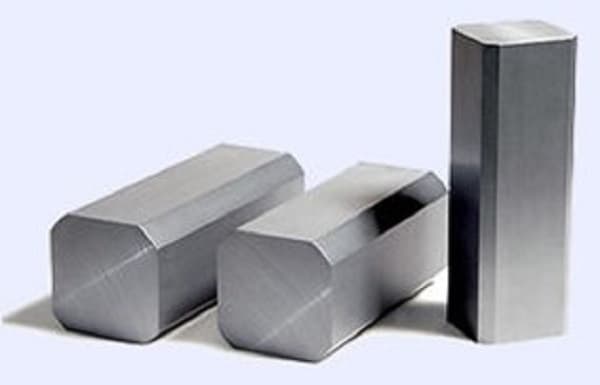 Зливки монокристалічного кремнію сонячної якості